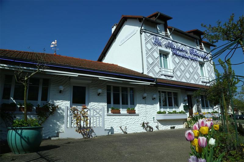 Hôtel Restaurant Maison Blanche Rungis Exterior foto