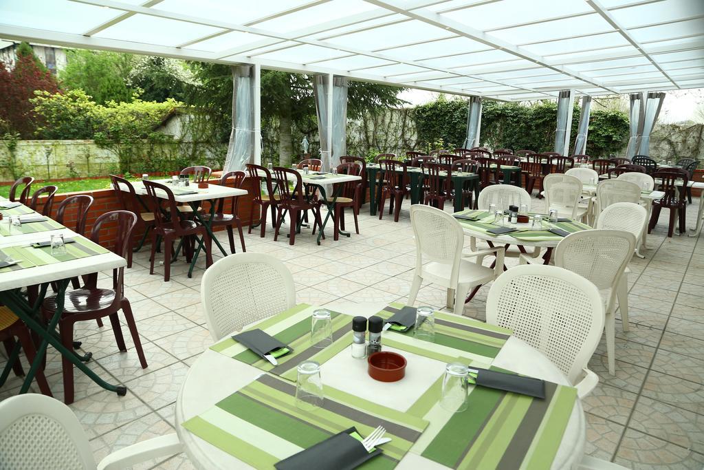 Hôtel Restaurant Maison Blanche Rungis Exterior foto