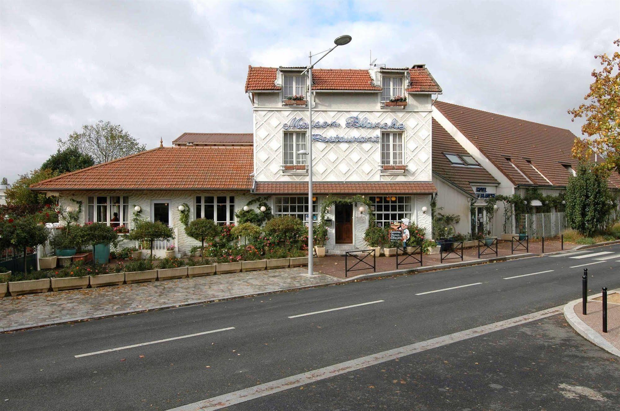 Hôtel Restaurant Maison Blanche Rungis Exterior foto